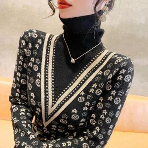 High necked pullover with retro western-style bottom knit sweater， winter thickened